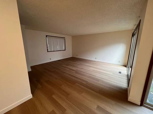 $1,000 / 2br - ~!~Hermoso condominio de 2 habitaciones y 1.5 baños ofrece ~1100 pies cuadrados~!~ (Eugene)63977275315203122