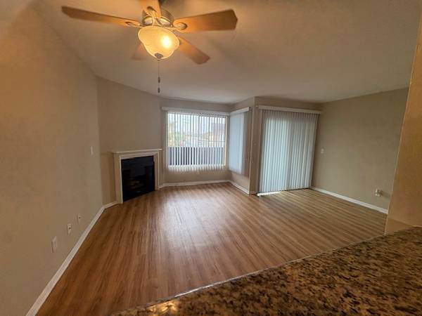 $2,888 / 2br - 930ft2 - 2 Bedroom with Balcony! Central A/C & Fireplace - Now Leasing (Los Angeles)63840114173443121