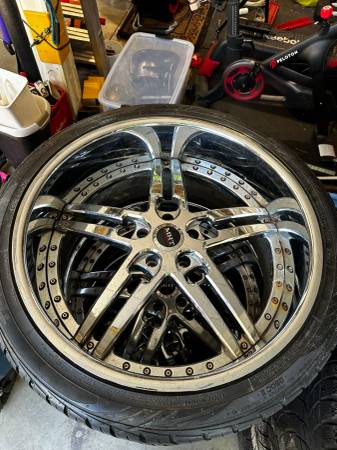 4 MHT LUXURY FORGED 22" wheels / Toyo Tires 1