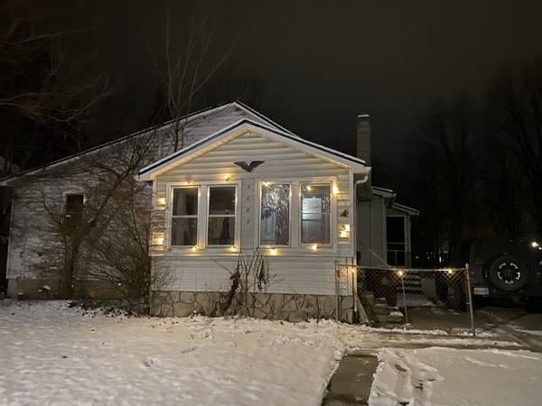 $750.00 / 1br - 1032ft2 - Charming Single Room for Rent in Holt! 2085 Cedar St, $750/mo - Availa63620274681987124