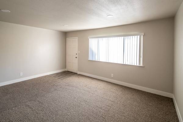 $1,395 / 2br - Villa Capri Apartments. Move In Special !!! (Fresno)64008333145475122