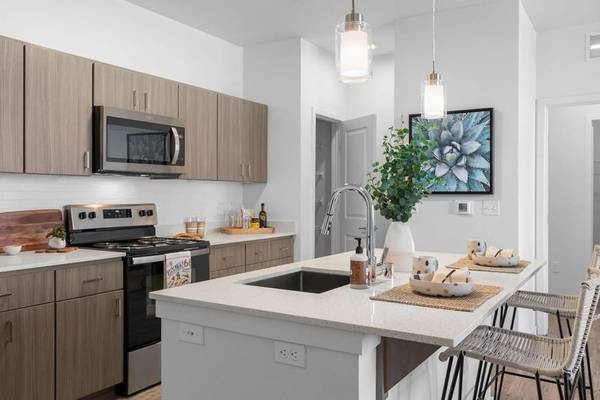 $2,370 / 2br - 1140ft2 - Oversized Closets, Borrow-a-Bike, Open-Concept Floor Plans (Located next to shopping centers, I-25, Schools/College)63806020066433124