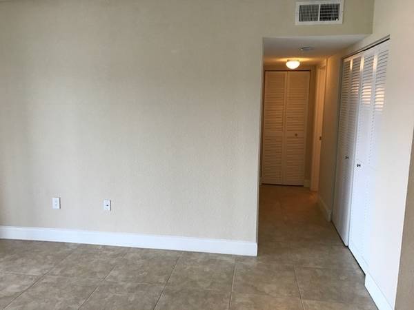 $1,000 / 1br - 567ft2 - THE OCEAN RESORT (Fort Lauderdale)63906439739138121