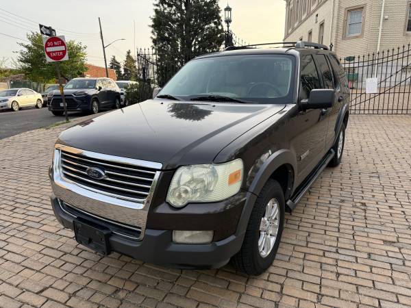 2006 Ford explorer 109 k millas AWD título limpio asientos de cuero - $5,200 (Queens ny)63614982772737120