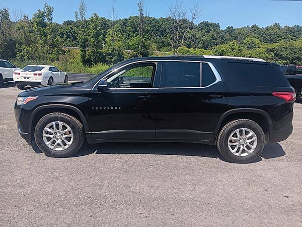 2018 Chevrolet Traverse LT AWD 3.6L 6cyl 3rd row seat 67k miles - $19995.0063442679212033121