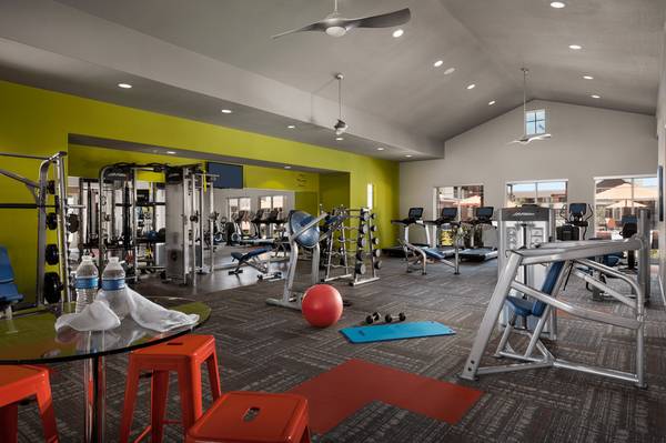 $1,852 / 2br - Game Room, Theater, Fully Appointed Kitchen (Gilbert, 14 month lease)63966952647682124