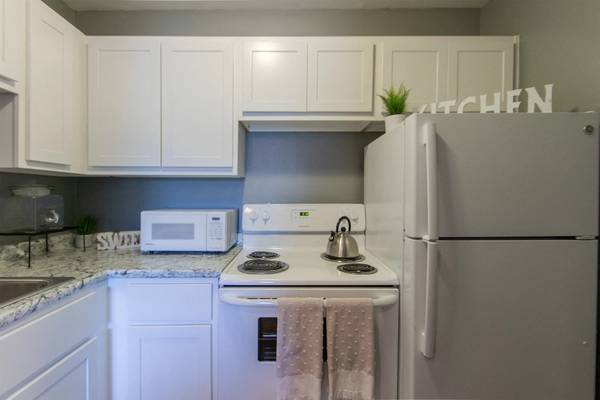 $1,245 / 2br - 755ft2 - 🏡 Spacious 2 Bedroom Apartment – Available NOW! Don’t Miss Out! 🏡 (Oakley)63974610185602123