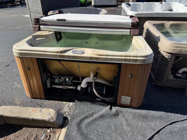 Cal Spas Hot tub 1