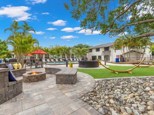 $1,399 / 1br - 675ft2 - Laundry Care Center, On-Site Maintenance, Dedicated Staff! (4055 MacEachen Blvd, Sarasota, FL)63791129317379123