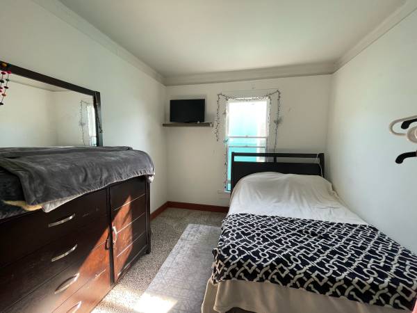 $1,200 / 3br - 1600ft2 - Roomfor rent (San Diego)63819361462913121