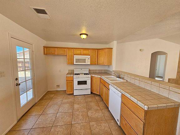$910 / 1br - Cozy and Charming San Francisco Flat – Prime Location (russian hill)63799516738817122