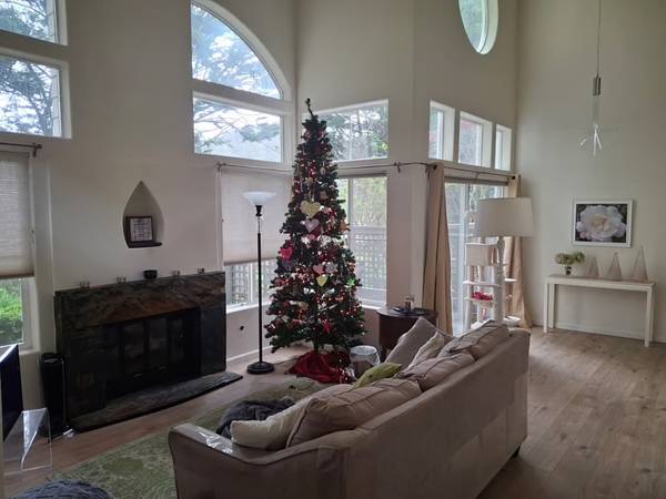 $1,500 / 1br - Large Master Bedroom Suite (half moon bay)64030486337923121