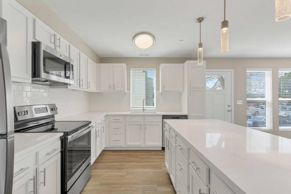 $2,080 / 3br - 1166ft2 - 3 bedroom, Easy Access to Shopping, On-call Maintenance (8300 Sheridan Boulevard, Westminster, CO)63962795001474124