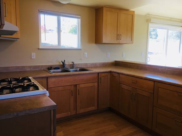 $2,800 / 2br - 1000ft2 - Country cottage available (petaluma)63880245590145124