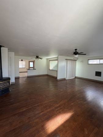 $1,595 / 2br - 1302ft2 - Charming 2/1 Close to High School (Red Bluff)63972381900163123