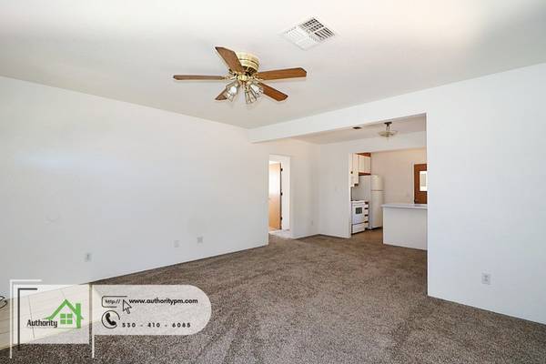 $1,350 / 2br - 950ft2 - 2214 Waldon St. Front Yard Landscaping Included (Redding)63972382009219124