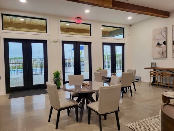 $99,995 / 3br - 1568ft2 - Convenient Location, Sparkling Swimming Pool, Open Floor Plan Concept (1800 Oak Grove Rd E, Burleson, TX)64305504804482122