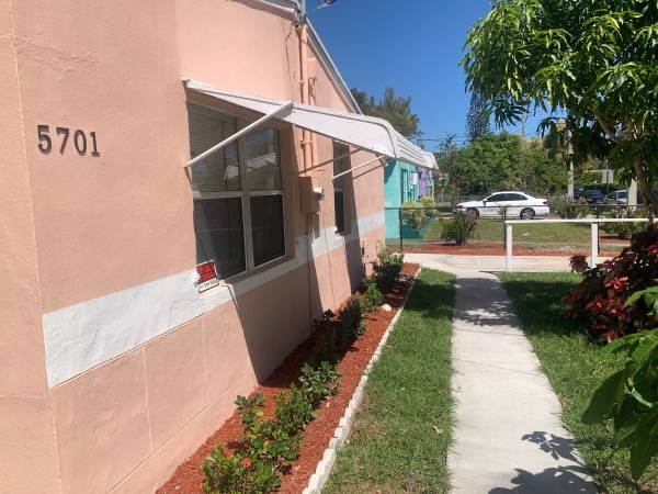 $315,000 / 3br - 1700ft2 - 1.5 bath Single Family Home For Sale (West Palm Beach - Northwood)63906439653763124