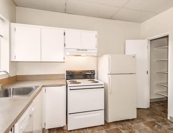 $1,099 / 1br - Portland 1B w Stylish Interior | Bay Windows, Historic 1926 Building (Goose Hollow on 14th)63956502665347121