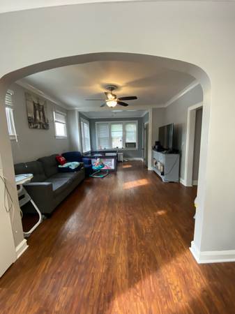 $1,400 / 1br - Spacious Floorplan! Smaller Intimate building! (Northwest Side)63781327621121121