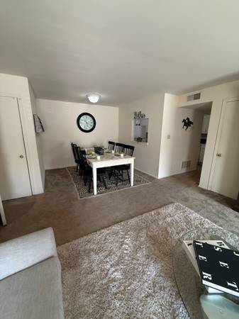 $1,099 / 2br - 1260ft2 - Westbury Harbour Apartments!! Free month of rent (St Matthews)64008825480066122