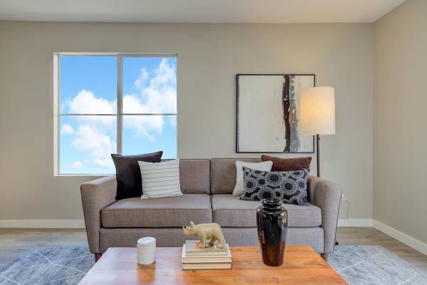 $2,849 / 2br - 1049ft2 - Updated 2BR Townhome with Pool View –Apply Today ! (18005 W. Anne's Circle, Los Angeles, CA)63912984543235121