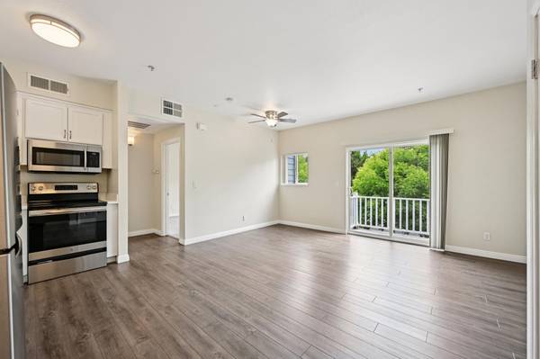 $1,850 / 1br - 14 Days Free Rent with Immediate Occupancy! – Marketplace Apts. (santa rosa)63861104063491122