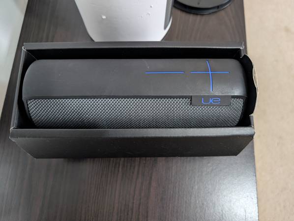 Ultimate Ears Megaboom (Original box, cable and charger) - $10063471018679939121