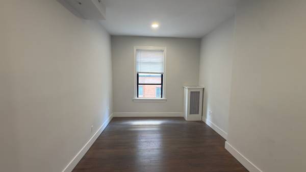 $2,700 Estudio actualizado en Back Bay $2,700 DISPONIBLE AHORA (Back Bay)64141617336833123
