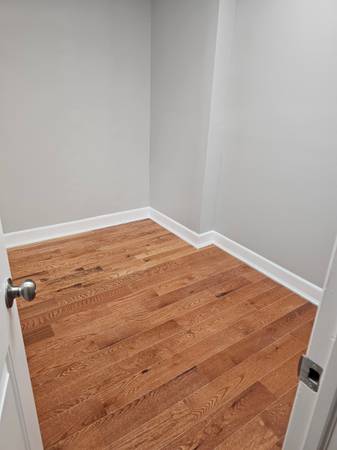 $2,600 / 2br - 800ft2 - 33RD STREET AND BROADWAY 2 BEDROOMS NEAR N Q M R TRAIN AND 30MIN TO N (ASTORIA)63854481895043124