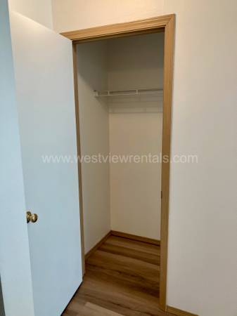 $2,495 / 3br - 1100ft2 - Broadway #305 |  Bright 3 Bed/2 Bath Apartment (Happy Valley)63920959697154124