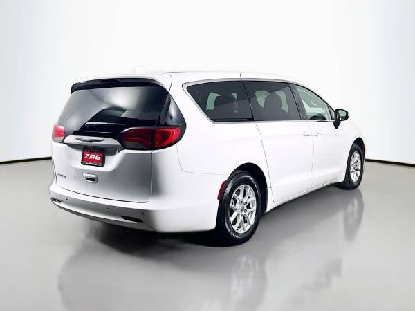 2017 Chrysler Pacifica Touring - $12,995 (_Chrysler_ _Pacifica_ _Van_)63472559781123124