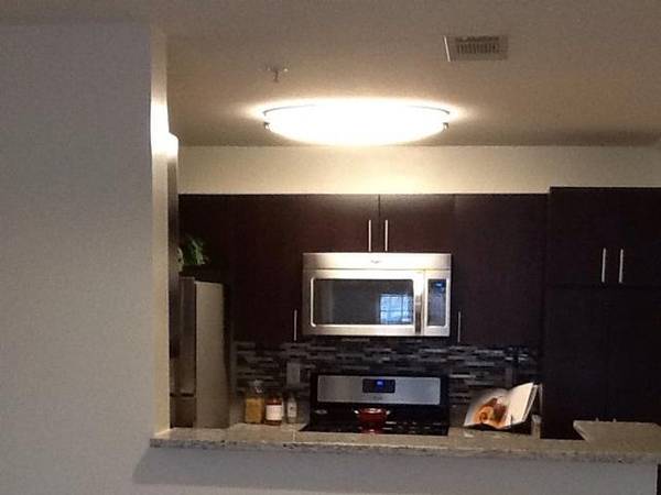 $3,385 / 2br - 1529ft2 - Granite countertops, Loft, Gas fireplace (Peabody, MA)63620394757123124