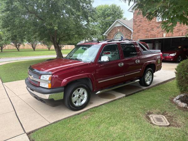 UN SOLO DUEÑO HERMOSO CHEVROLET AVALANCHE Z71 2006 - $10,499 (Spring Hill)63621422481667122