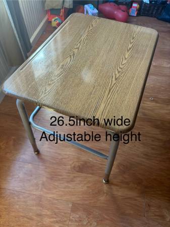 School desk 1