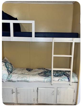 $1,350 / 1br - Condo on the beach (Corpus Christi)64036537881603123