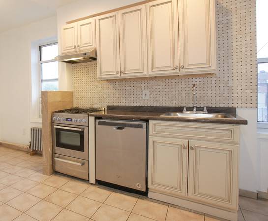 $2,350 / 1br - Sunny/Charming 1BR w/Dishwasher; South Slope/Greenwood, Send Your Info (South Slope/Greenwood; Sept 15/Oct 1)63788738354945121