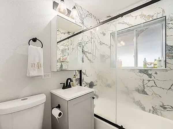 $925 / 2br - Welcome to this beautifully renovated 2 bed 1 bath home (Denver, CO)63679423320449123