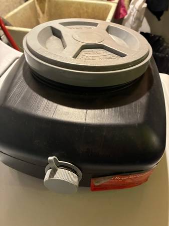 Oil drain container 1