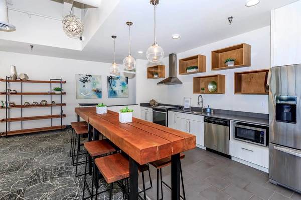 $1,644 / 1br - 525ft2 - A fresh take on living: Explore our 1 BR, 525 Sq Ft spaces. (Tacoma)63910063503363121