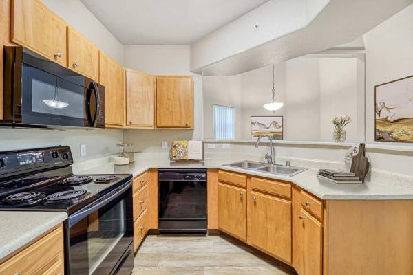 $2,055 / 1br - 780ft2 - Private Patio or Balcony, 24-Hour Fitness Center, Valet Trash63844740563329120