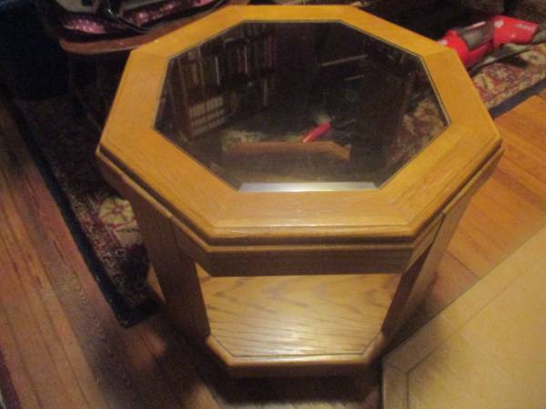 Octagonal coffee table/end table 1