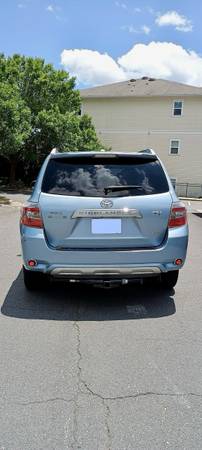 2009 Toyota Highlander Hybrid - $6,750 (Charlotte)63613349584001123