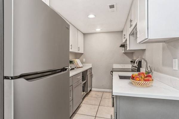 $984 / 325ft2 - Estudios renovados en alquiler @ Renew on Temple - Visita hoy (Temple Square)63671058453379124