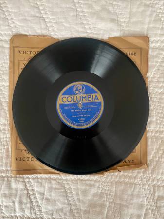 CAJA DE DISCOS ANTIGUOS DE 78 RPM - $70 (DITMAS/MIDWOOD/FLATBUSH)63471464300163123