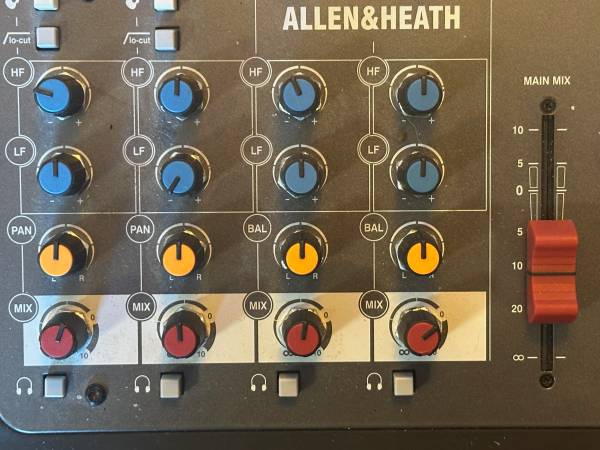 Allen & Heath ZED6 Compact Mixing Board 1