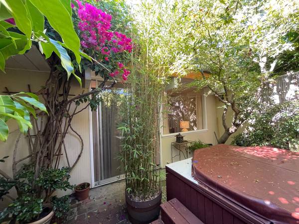 $1,395 / 3br - 200ft2 - Beautiful Lucas Vly Pvt Entr Open Space/Park Avail Now in Oct (san rafael)63946804418818124