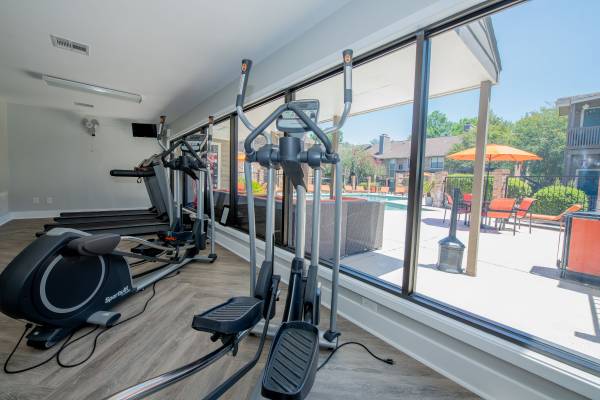 $1,010 / 1br - Un dormitorio con lavadora y secadora63857515322243123
