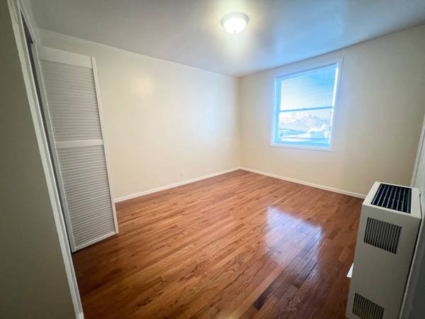 Charming Park Street Studio - Utilities Included 1