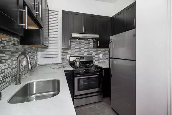 $900 / 1br - Sunny 1BR with Bay Views in Pacific Heights 🏡 (pacific heights)64049799243393124